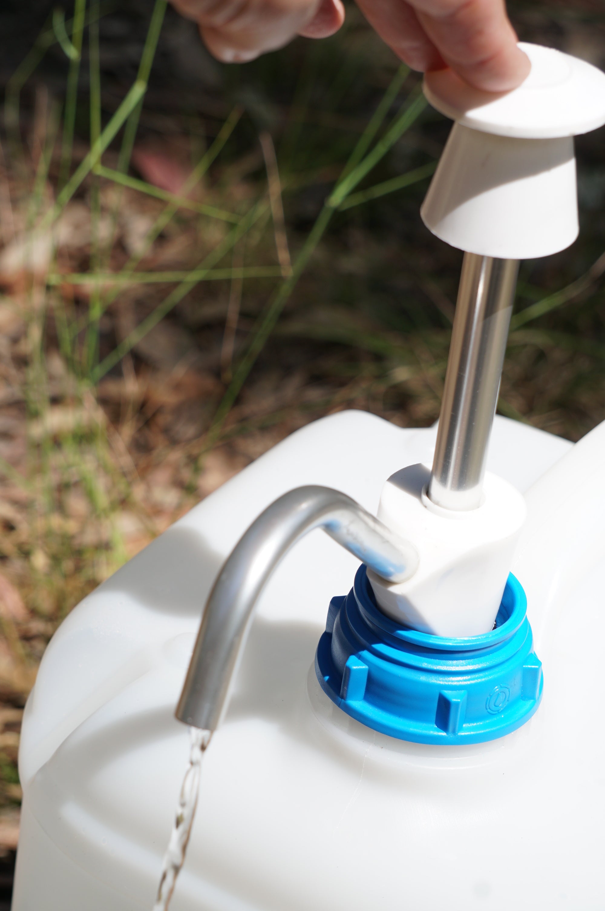 Jerry Max® Adapter with Companion Hand Pump